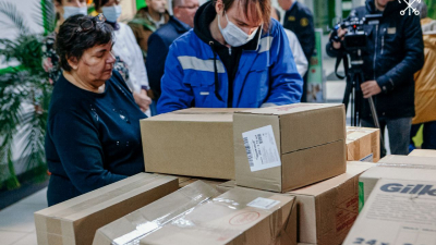 52 коробки с гуманитарной помощью собрали для мобилизованных сотрудники Госпиталя для ветеранов войн