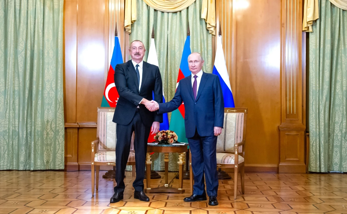 Алиев поблагодарил Путина за помощь в урегулировании конфликта в Карабахе - tvspb.ru