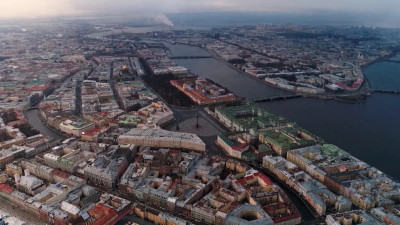 Петербург вошел в тройку популярных направлений для поездок в осенние каникулы