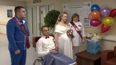 Раненный участник СВО женился на беременной невесте в Военно-медицинской академии Петербурга