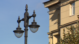Фонарь в Петербурге больше, чем фонарь.  Как уличные светильники подчёркивают облик Петербурга