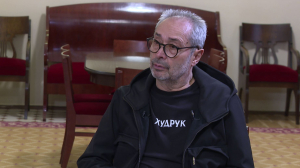 «Эта история – путешествие героя по следам своей памяти». Валерий Фокин — о фильме «Петрополис» и соединении кино и театра.