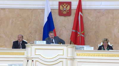 Петербургские депутаты просят Мишустина усилить контроль за сотовыми вышками 