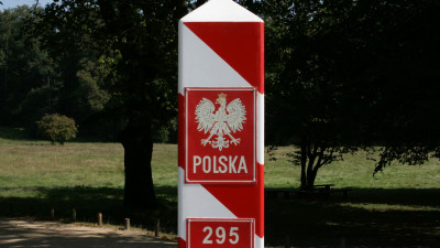 Польша начала строить заграждение на границе с Россией