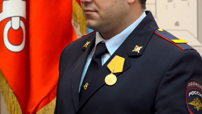 Петербургскому сержанту полиции вручили медаль «За смелость во имя спасения»