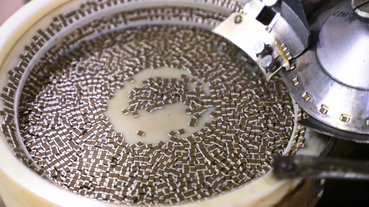 Петербургский производитель электроники наращивает выпуск компонентов для нужд Минобороны - tvspb.ru