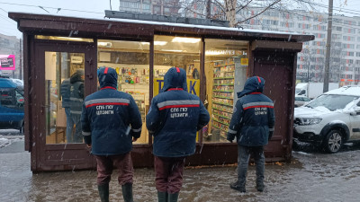 В Петербурге от незаконных торговых точек освободили более 20 земельных участков