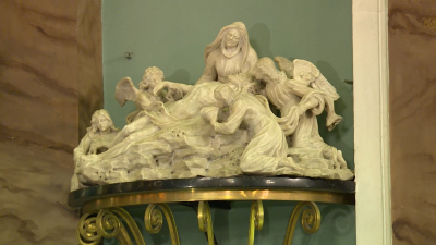 На могилу Петра Великого вернули скульптуру «Пьета»
