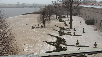 Полуденный выстрел прогремел в Петербурге в честь ракетных войск и артиллерии
