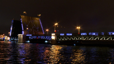 В Петербурге завершился сезон «Поющих мостов»