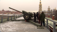 Выстрел пушки Петропавловской крепости посвятили Дню артиллерии