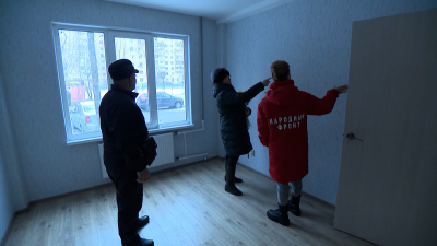 Пенсионерам, жившим в аварийном доме, выделили квартиру в Невском районе