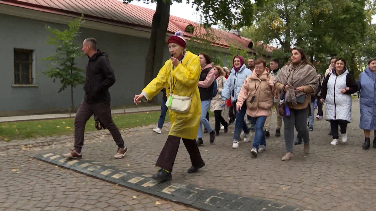 В Петербурге ужесточат контроль за экскурсоводами и гидами - tvspb.ru