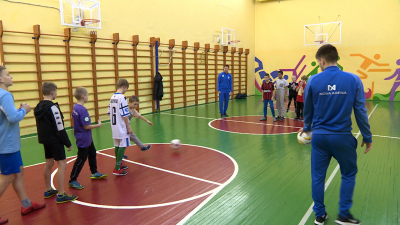 Игроки петербургского «Кристалла» провели мастер-класс юным футболистам