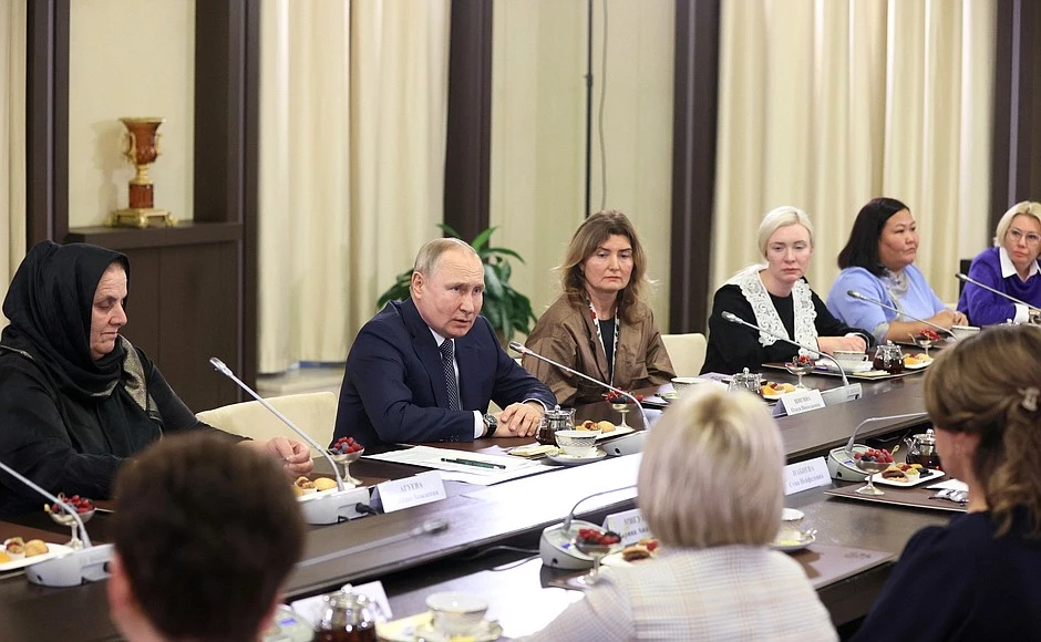 Путин: Залог успехов России состоит в единстве - tvspb.ru