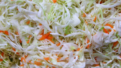 Врач-диетолог объяснила, чем полезна квашеная капуста