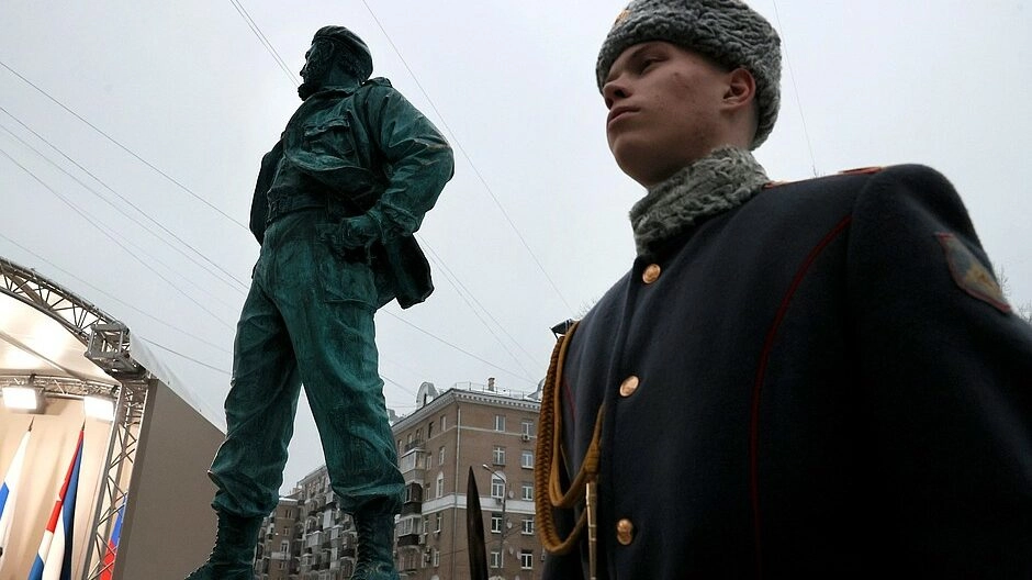 Путин и Диас-Канель открыли в Москве памятник Фиделю Кастро - tvspb.ru