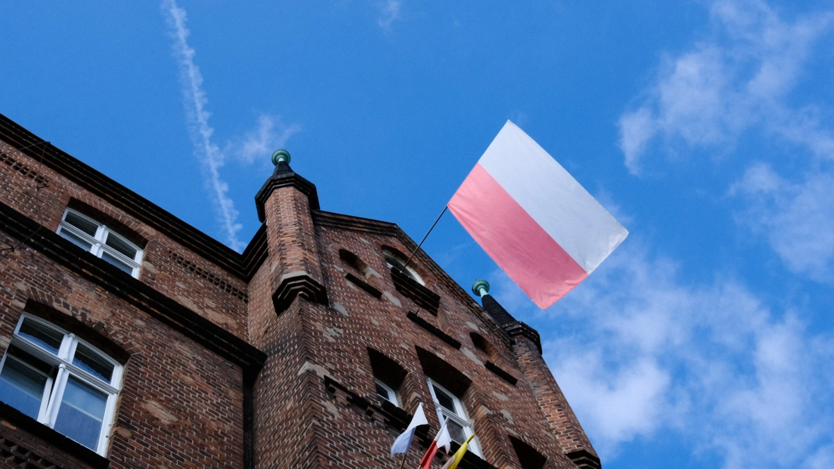 ВС Польши подняли в небо военную авиацию - tvspb.ru