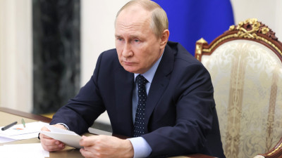 Путин обсудил с главой ОАЭ введение Западом потолка цен на российскую нефть