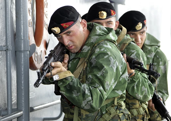 Главком ВМФ поздравил морских пехотинцев с профессиональным праздником - tvspb.ru