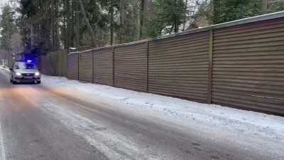 Росгвардейцы задержали мужчину, пытавшегося ножом взломать частный дом в Песочном