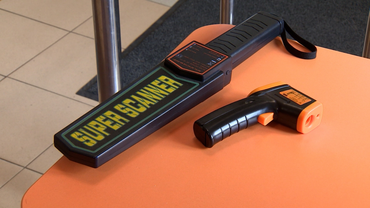 Минздрав запретил брать на работу в охрану людей с алкоголизмом и шизофренией - tvspb.ru