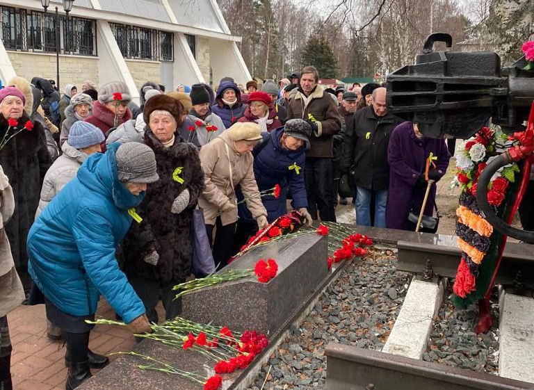 Сотрудники Октябрьской железной дороги приняли участие в Марше памяти - tvspb.ru