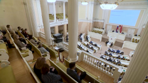 Петербургский парламент провел первую открытую сессию