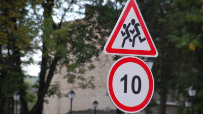 На дорогах Петербурга появятся более 900 знаков «Дети»