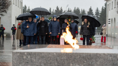 Александр Бельский почтил память правоохранителей, погибших в годы Великой Отечественной войны