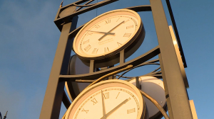 Который час? Полезный арт-объект появился в новом благоустроенном пространстве у Витебского вокзала