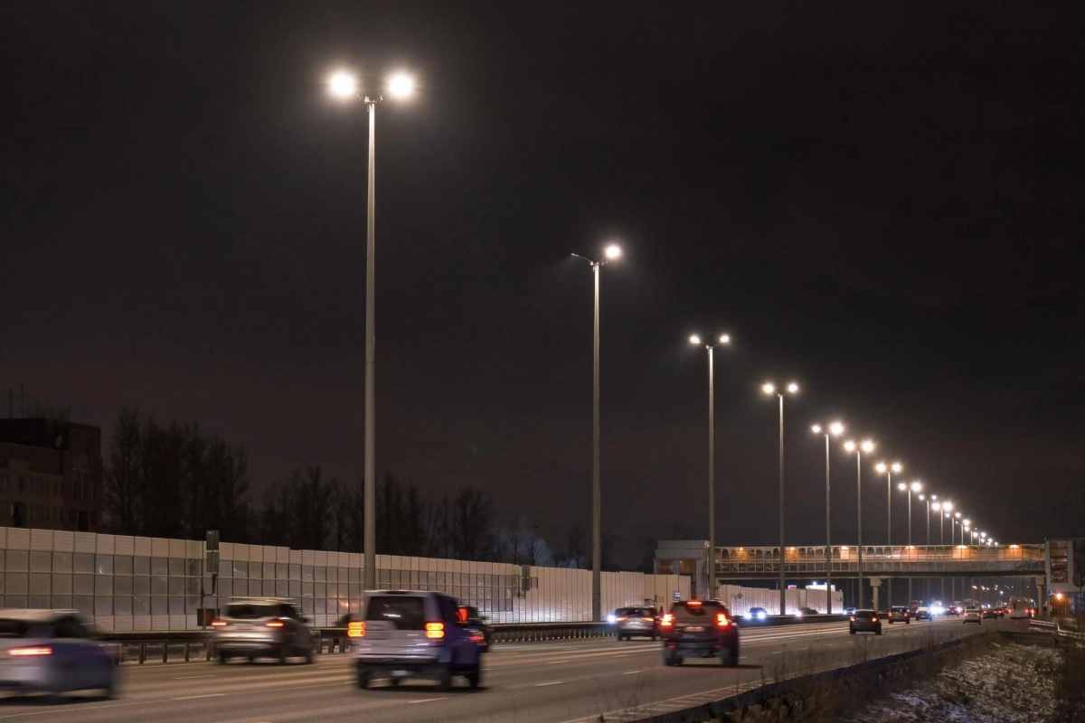 На Пулковском шоссе установили 490 фонарей нового поколения - tvspb.ru