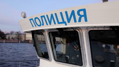 Выход на лед запрещен: В Петербурге стартовали рейды по рекам и каналам
