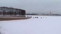 Петербуржцев предупредили об опасности прогулок по льду