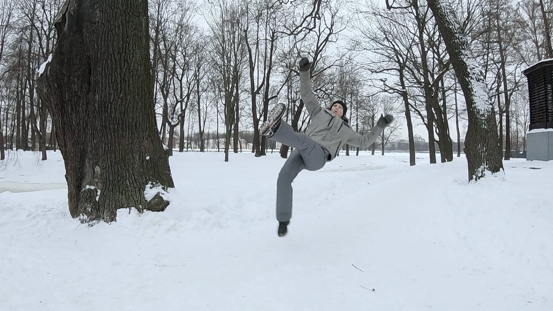 Зима гололед в городе. Ледяная корка. Гололед. Гололед ца детище. Гололед в спб.