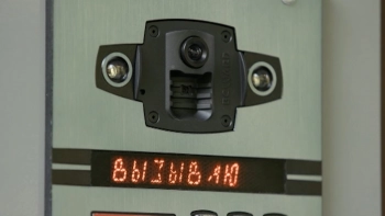 Петербуржец доказал в суде, что ему незаконно начисляли плату за домофон