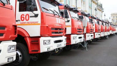 Из горящей квартиры в Кировском районе спасли четырех людей