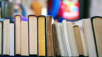 Современный книжный клуб запустили для петербургских подростков