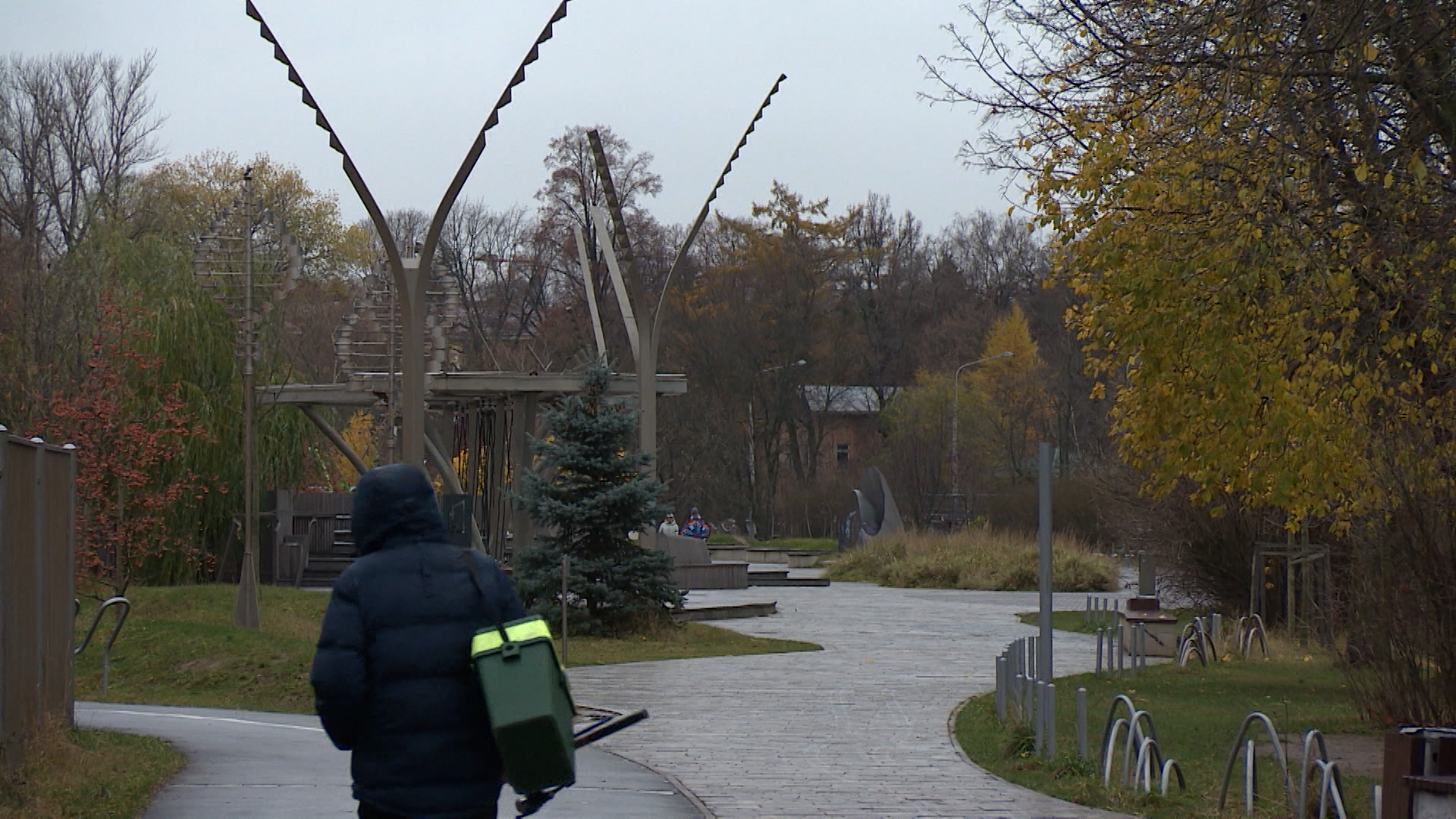 Петербуржцам показали новое общественное пространство вдоль набережной Карповки