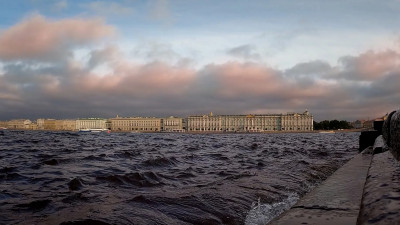 Петербуржцев предупредили о сильном ветре в пятницу