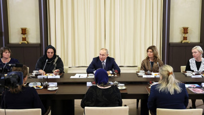 Владимир Путин: Воссоединение России и Донбасса должно было произойти раньше