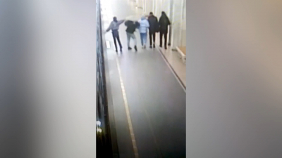 Полиция задержала школьника, который распылил слезоточивый газ в метро