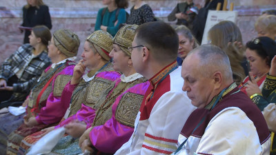 В Петербурге открылся второй этап передвижного фестиваля «Россия в узорах»