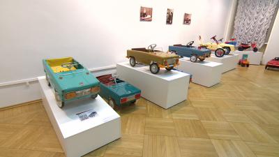 В Русском музее открылась выставка педальных мини-автомобилей