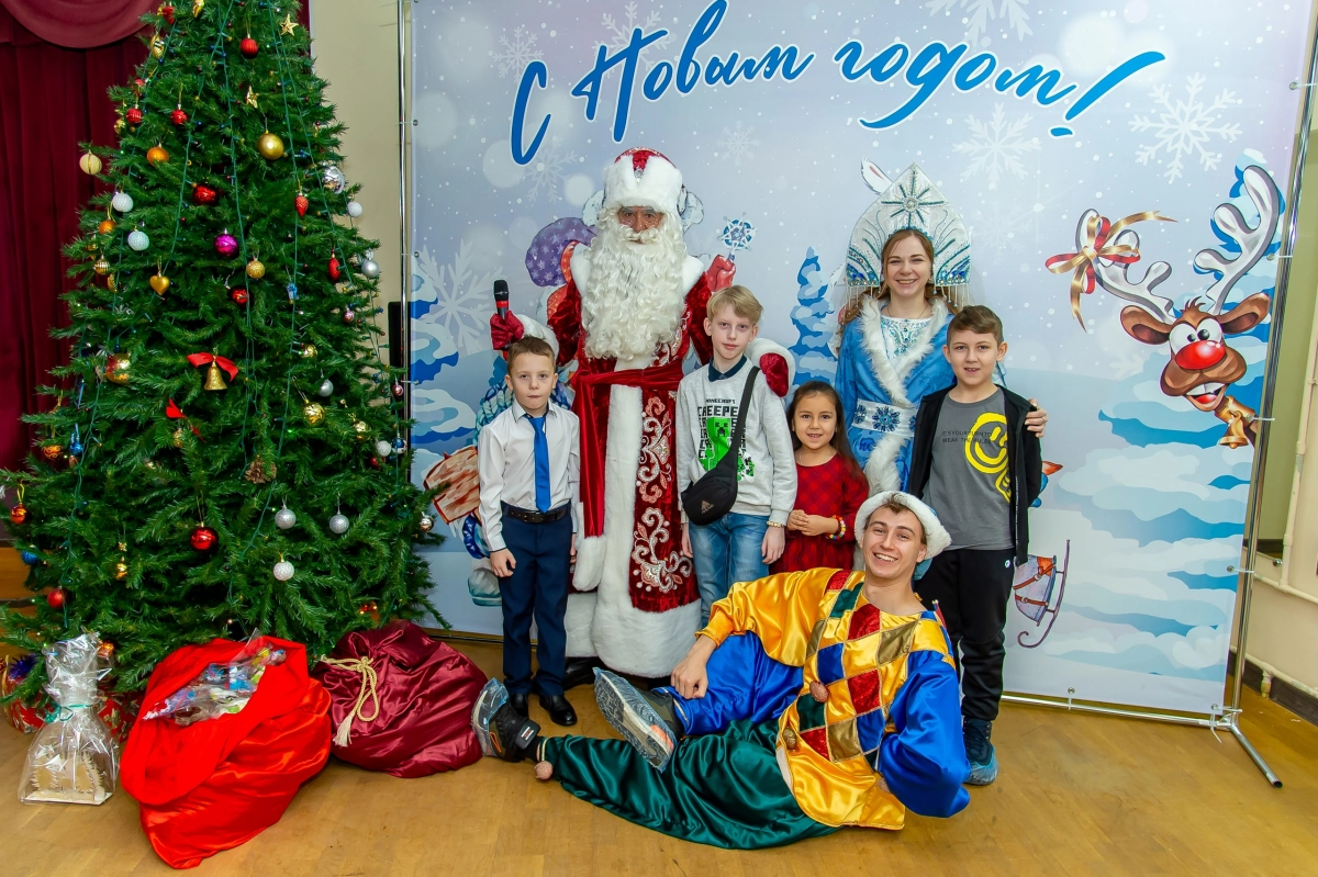 Фонд «Победа» поможет доставить подарки на Новый год детям Мариуполя - tvspb.ru