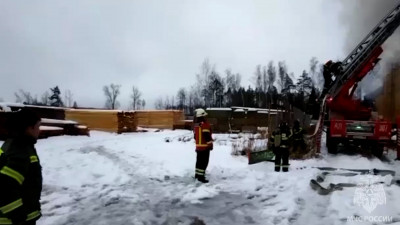 Причины пожара в торговом центре Балашихи выяснит СК
