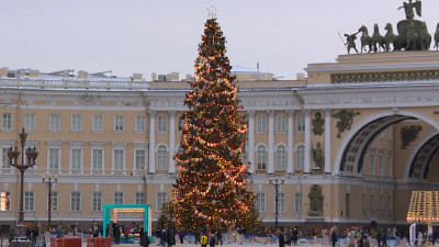 «Новогодняя почта» заработает сегодня на Дворцовой площади