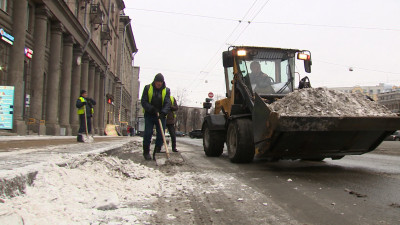 За сутки с петербургских улиц вывезли почти 12 тысяч «кубов» снега