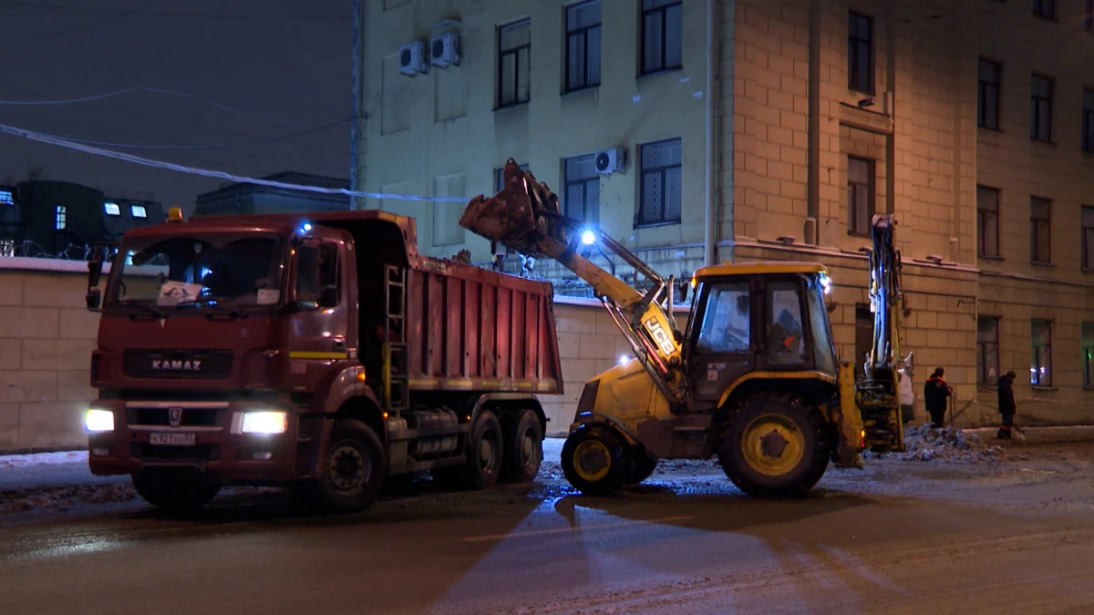 За сутки в Петербурге отправили на утилизацию почти 24 тысячи кубометров снега - tvspb.ru