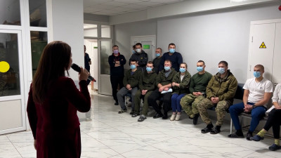 В полевом госпитале в зоне СВО прошел концерт ансамбля песни и пляски